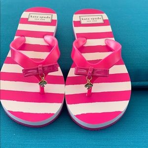 KATE SPADE ♠️ NASSAU FLIP FLOPS 🕶 SIZE 6. NWOT
